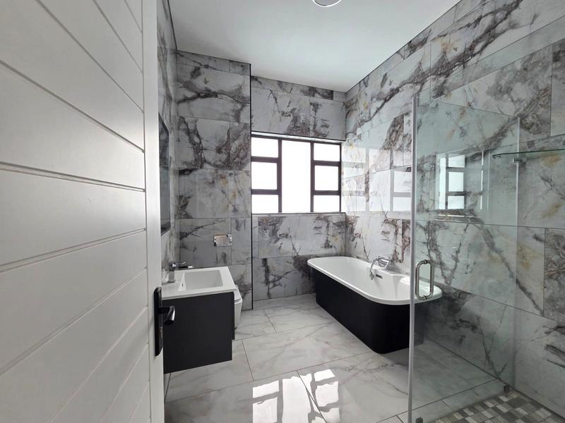 5 Bedroom Property for Sale in The Islands Estates North West